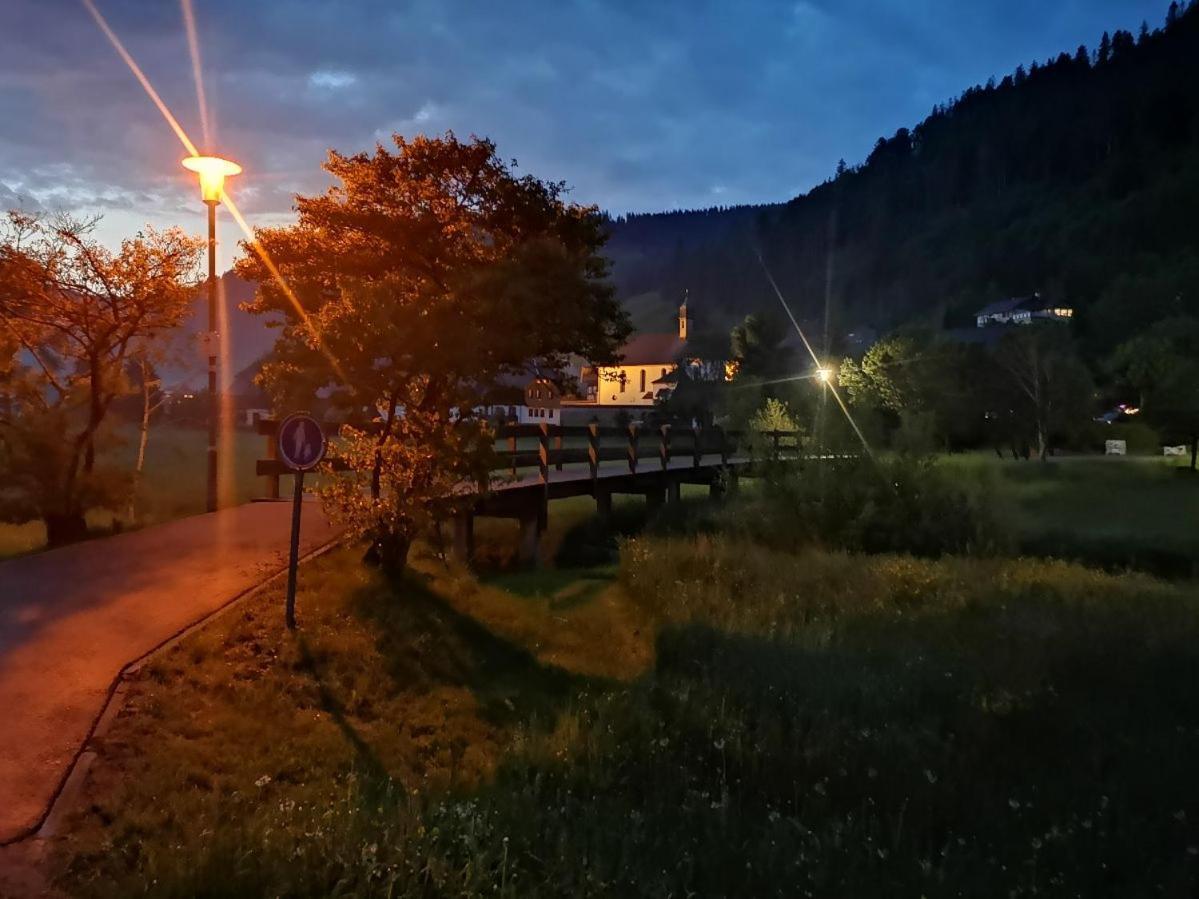 C3 Albmatte-Fewo Sauna, Hallenbad Aussenbecken Massagen Nebenan ซังคท์บลาเซียน ภายนอก รูปภาพ